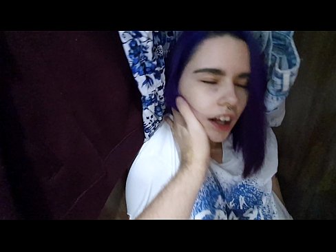 ❤️ الماري ۾ منهنجي سس مليو ۽ هن جي مدد ڪئي ☑ مقعد وڊيو
